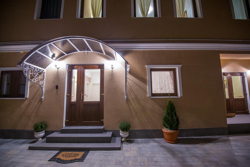 Отель French Boutique Брашов Экстерьер фото
